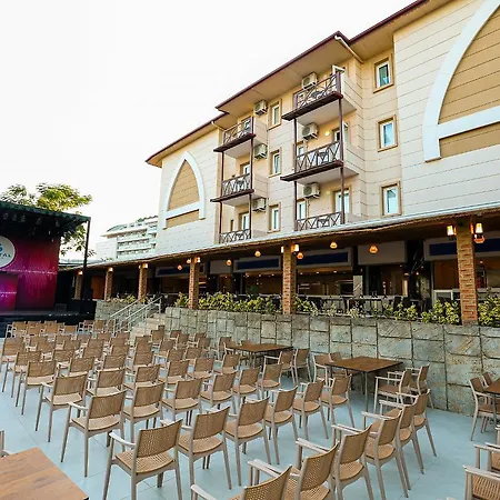 Hotel Crystal Land Of Paradise